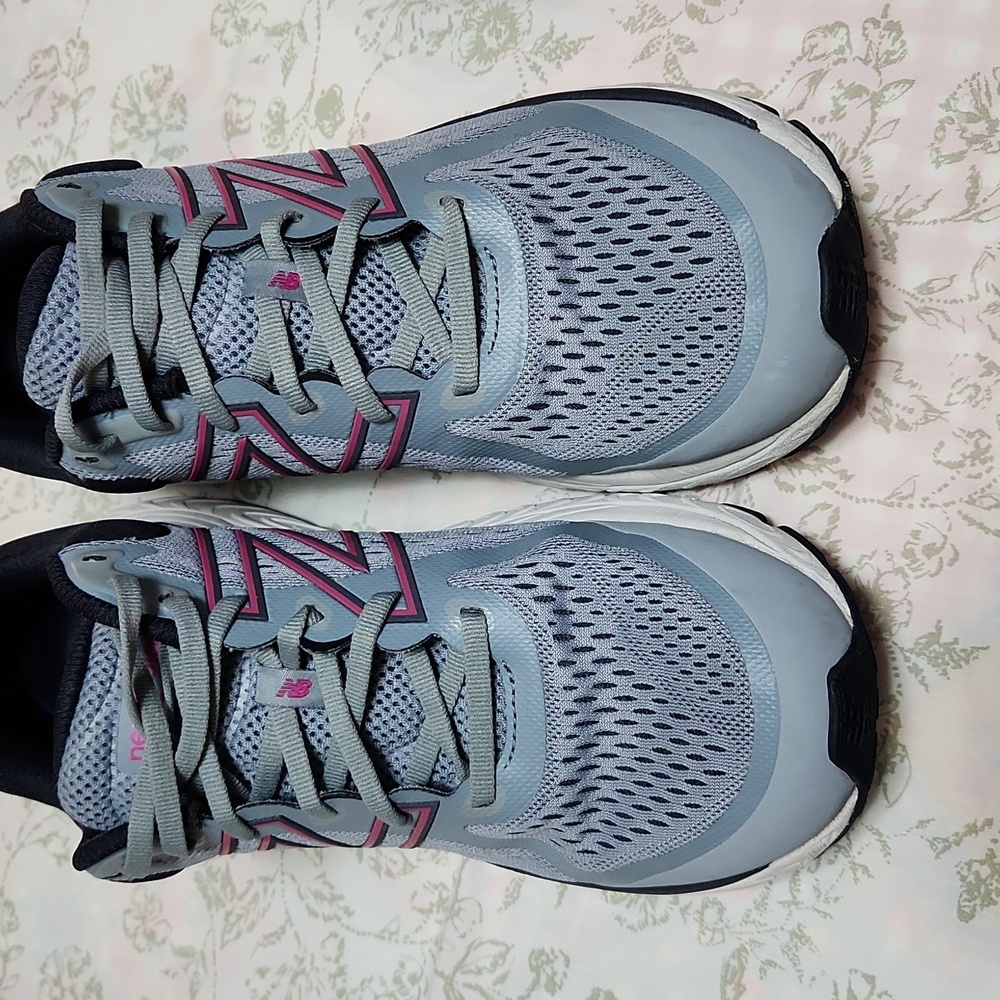 New Balance 840